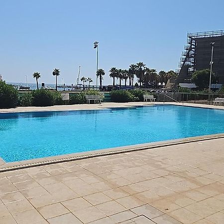 Julie'S Beach House โวโรคลินิ ภายนอก รูปภาพ