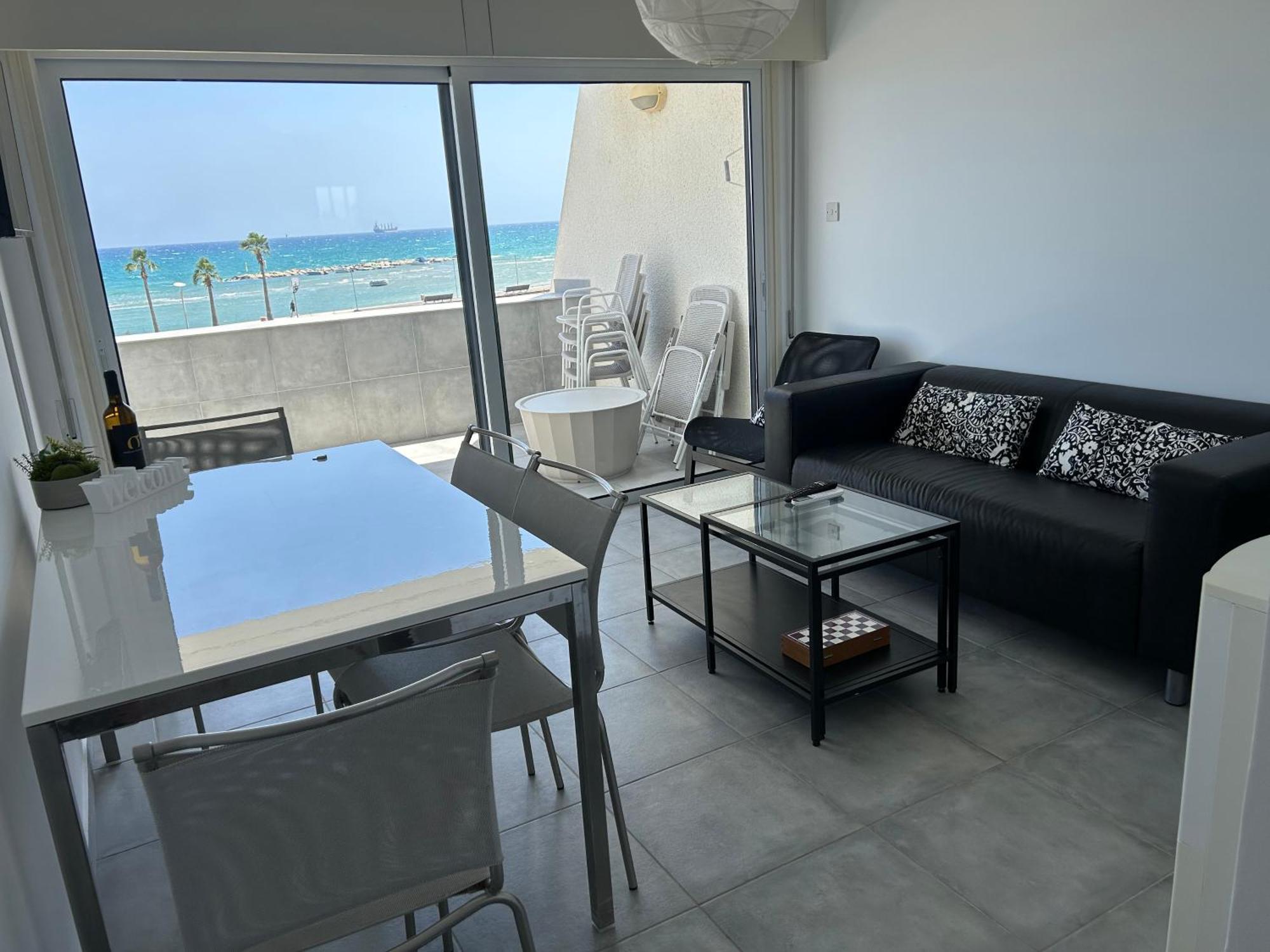 Julie'S Beach House โวโรคลินิ ภายนอก รูปภาพ